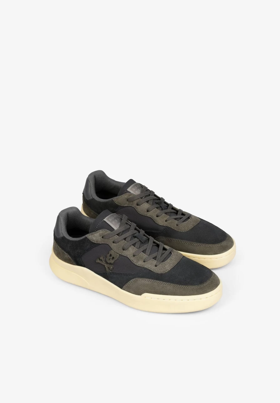"ScalpersCompany Men's Nappa Leather Skull Sneakers – Premium Gothic Style Shoes"