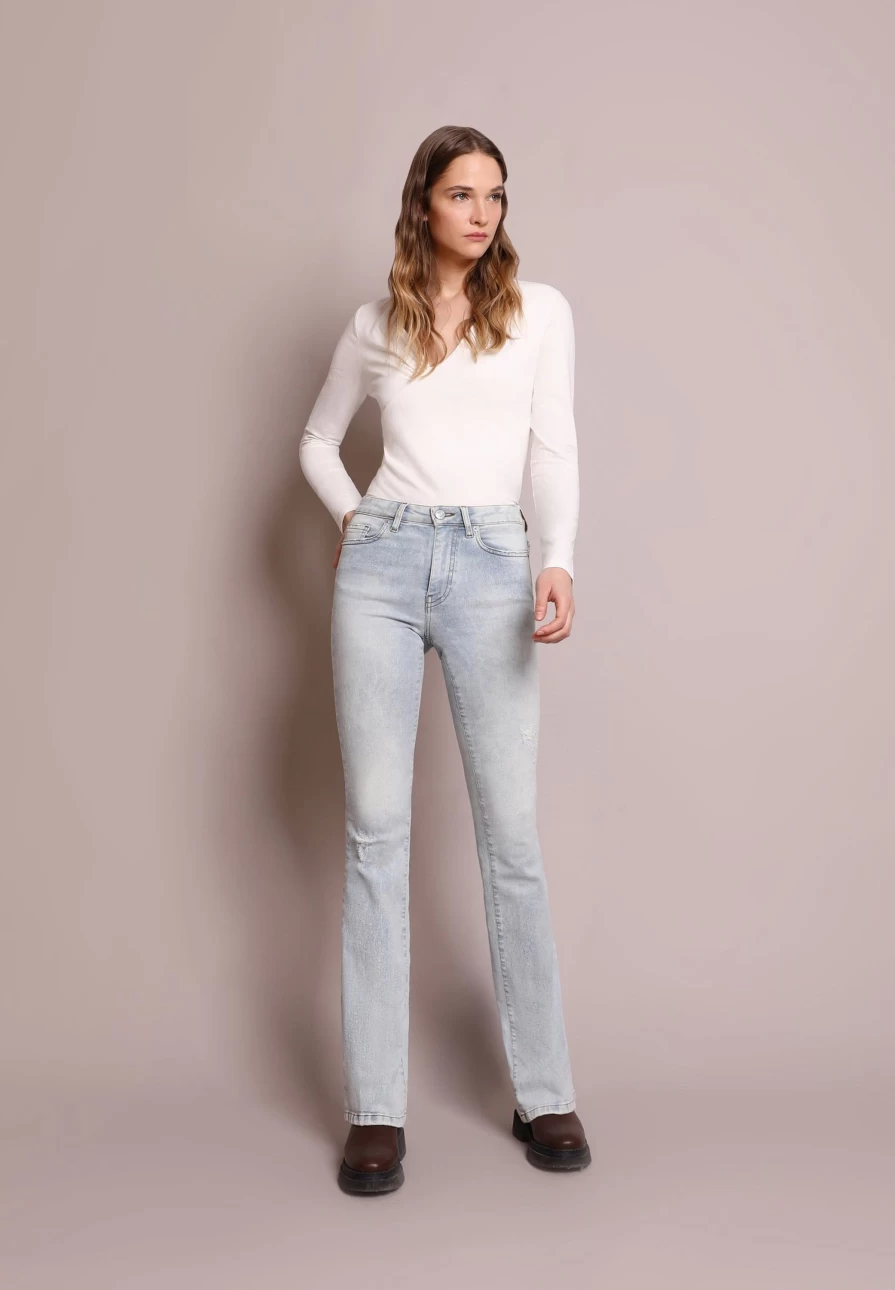 "ScalpersCompany Women's Light Blue Bootcut Jeans - Stylish & Comfortable Fit"