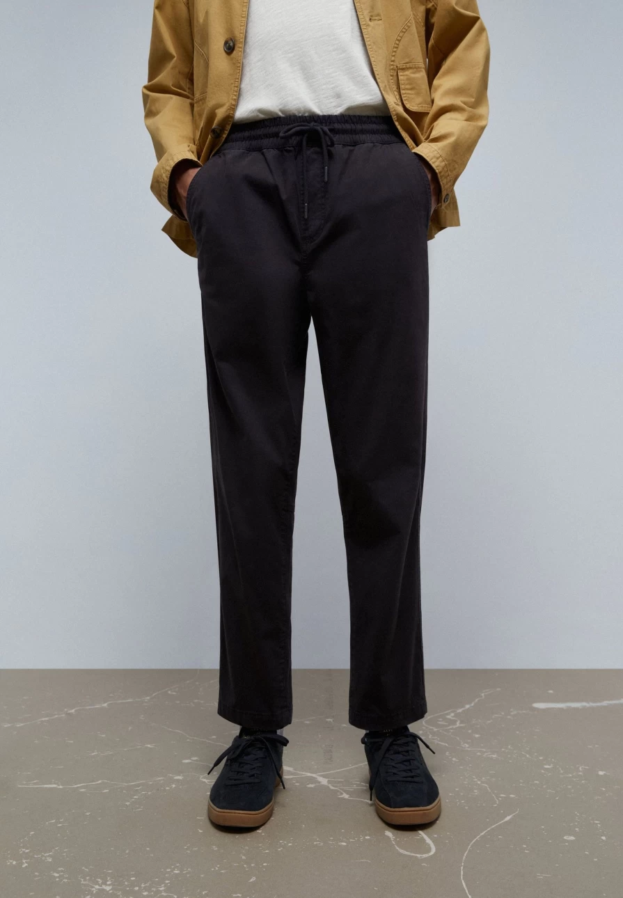 "ScalpersCompany Men's Relaxed Fit Drawstring Casual Trousers for Comfort"