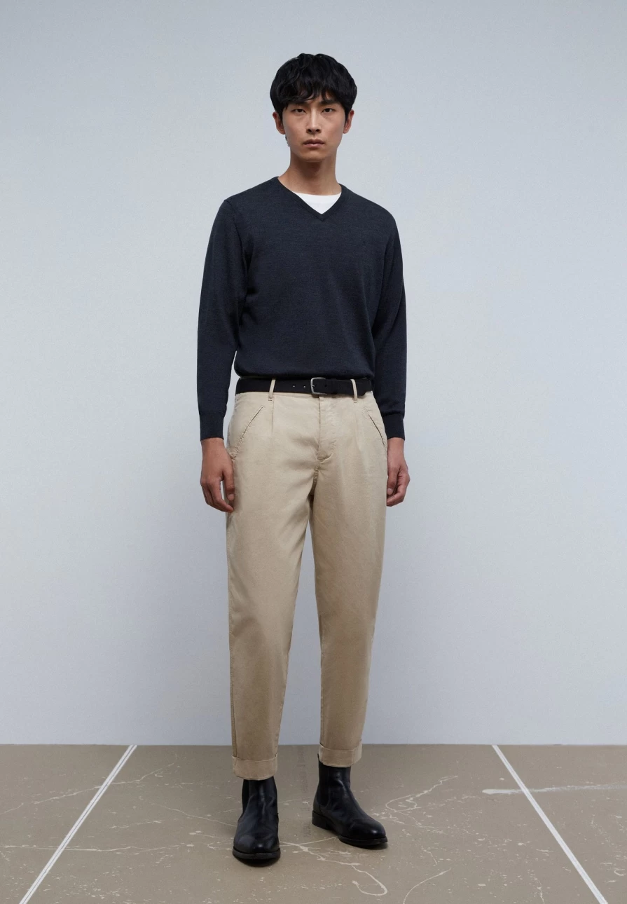 "ScalpersCompany Men's V-Neck Wool Sweater - Soft & Stylish Knit Pullover for Men"