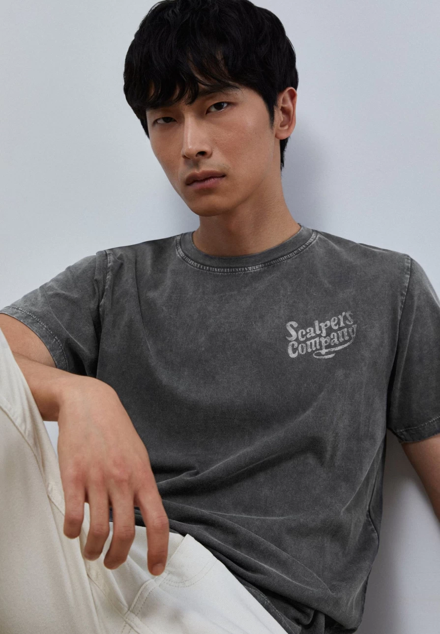 "ScalpersCompany Men's Logo Print T-Shirt - Premium Cotton Tee for Men"