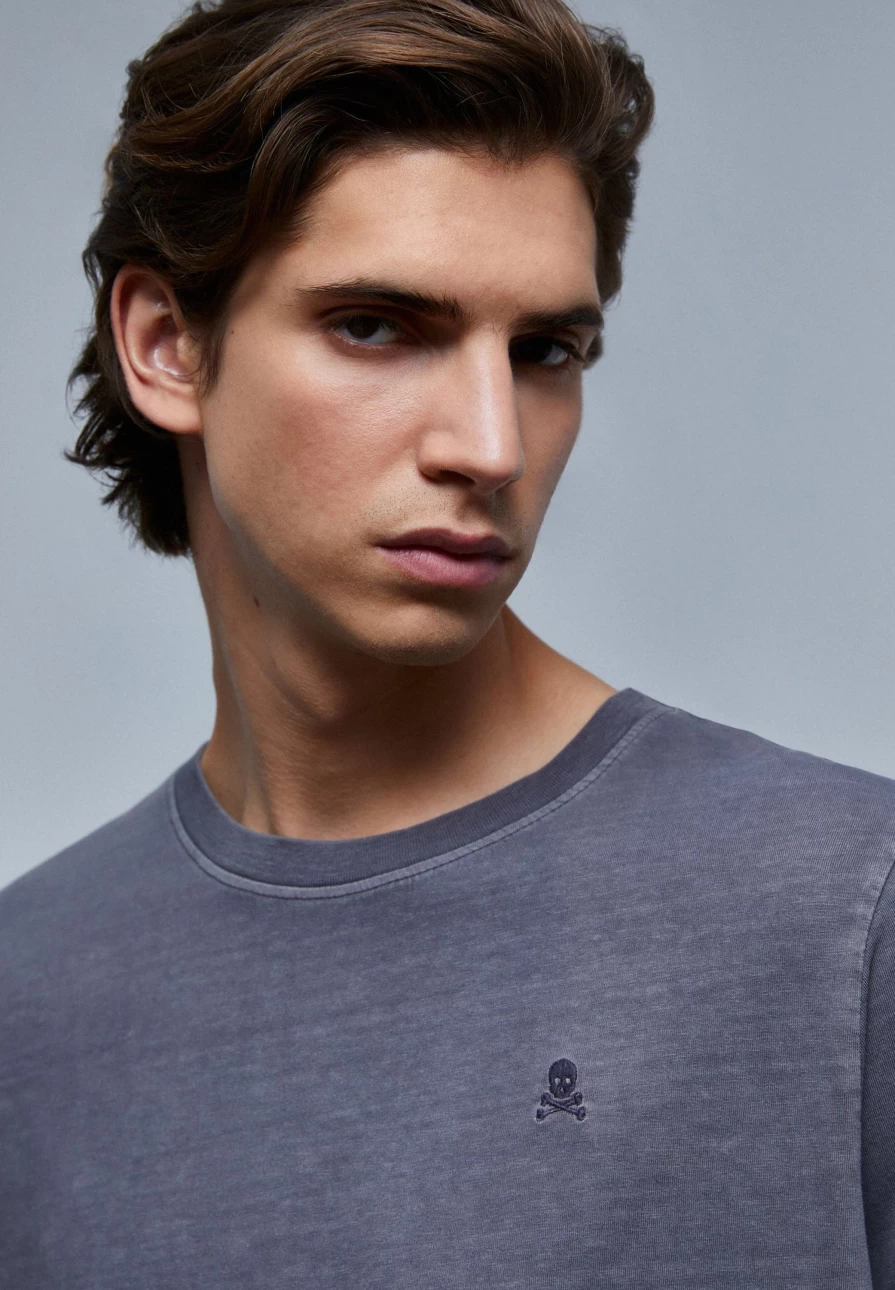 "ScalpersCompany Men's Basic Skull Print T-Shirt - Edgy Streetwear Style"