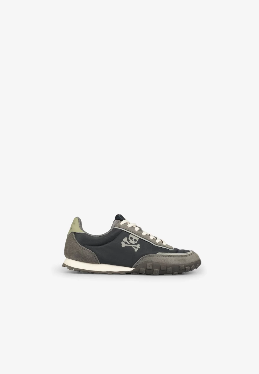 "ScalpersCompany Kids Low Top Sneakers with Edgy Skull Print Design"