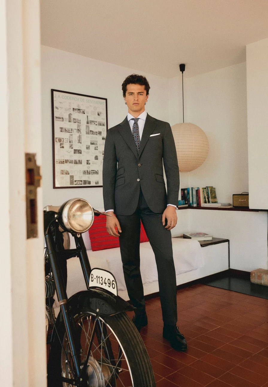 "ScalpersCompany Men's Grey Wool Suit – Premium Formal Wear for Business & Special Occasions"