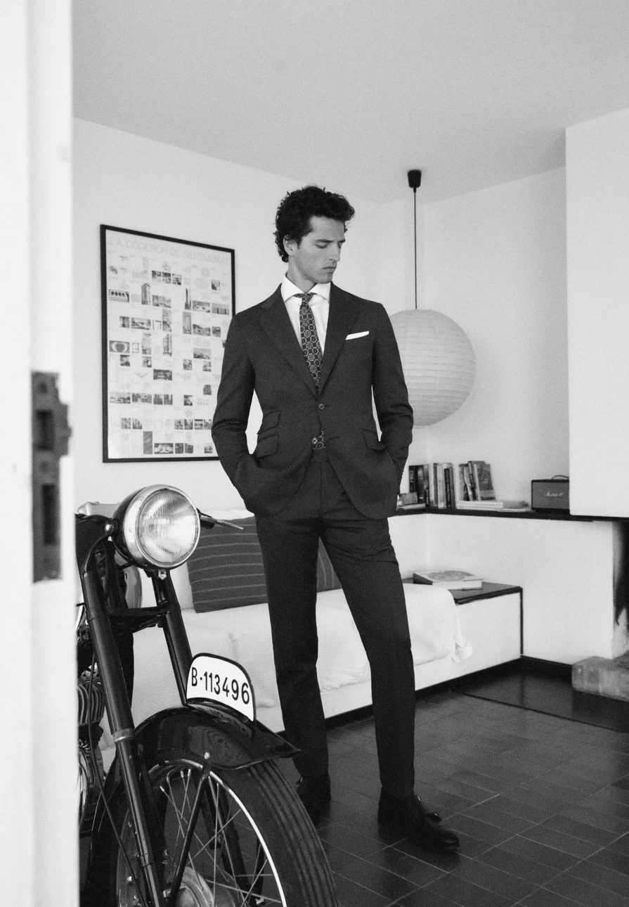 "ScalpersCompany Men's Grey Wool Suit – Premium Formal Wear for Business & Special Occasions"