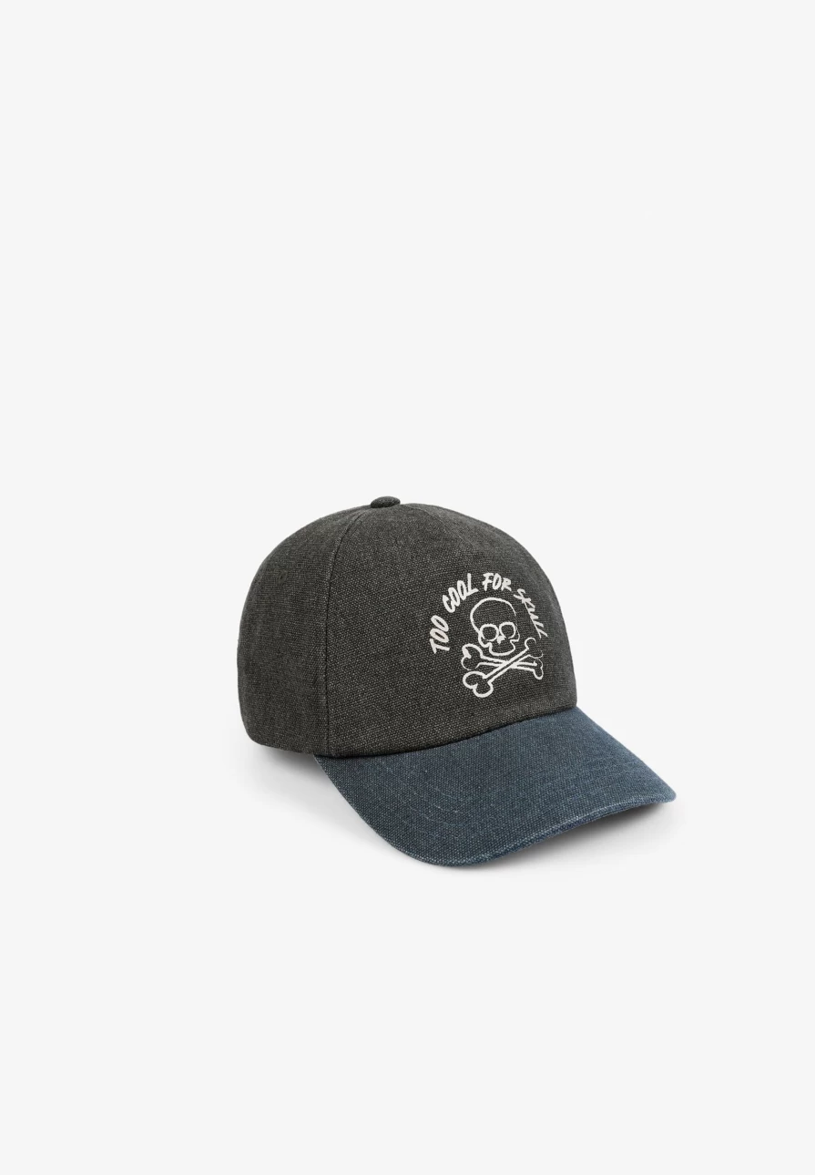 "ScalpersCompany Kids Two-Tone Skull Cap - Stylish & Comfortable Beanie for Children"