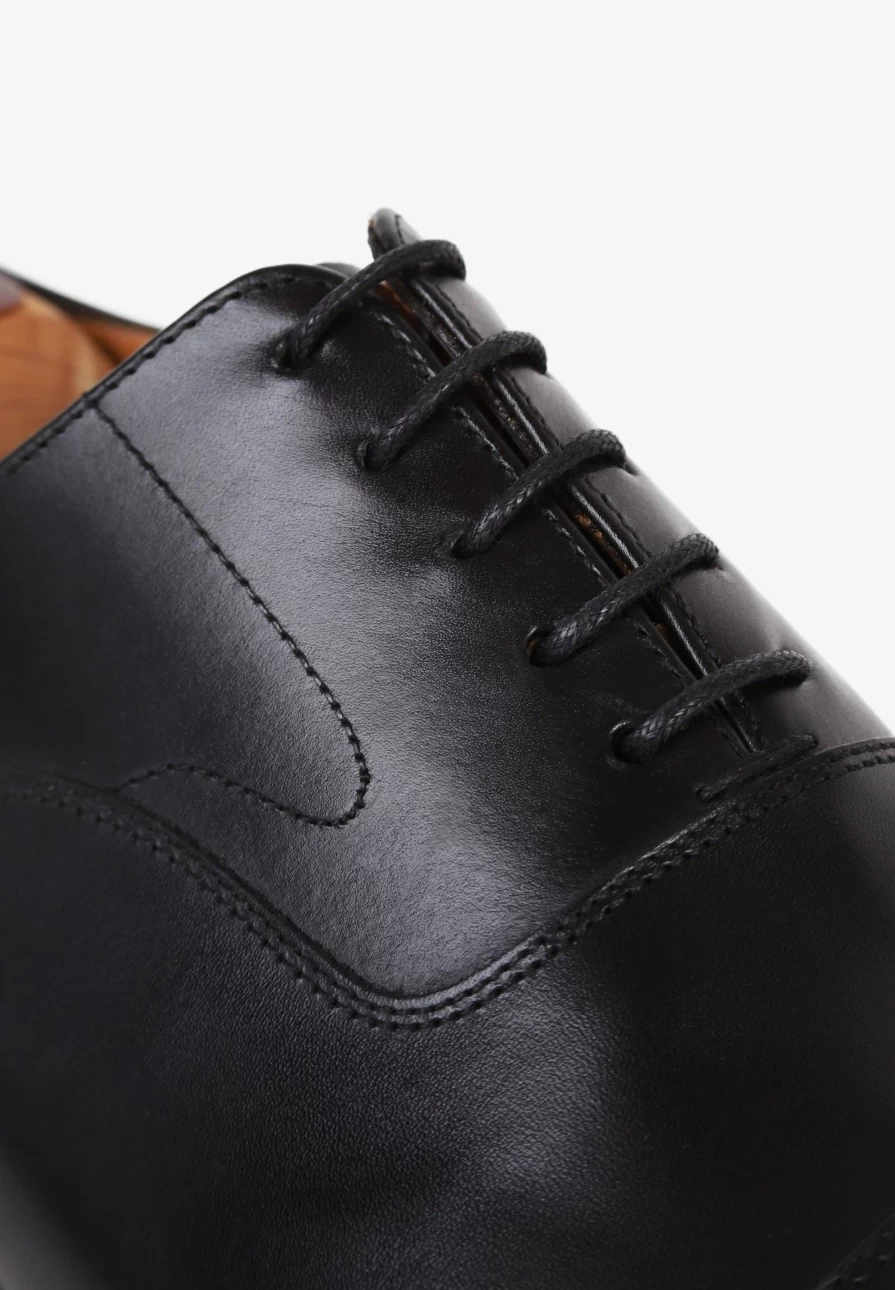 "ScalpersCompany Men's Black Smart Leather Oxford Shoes for Style & Comfort"
