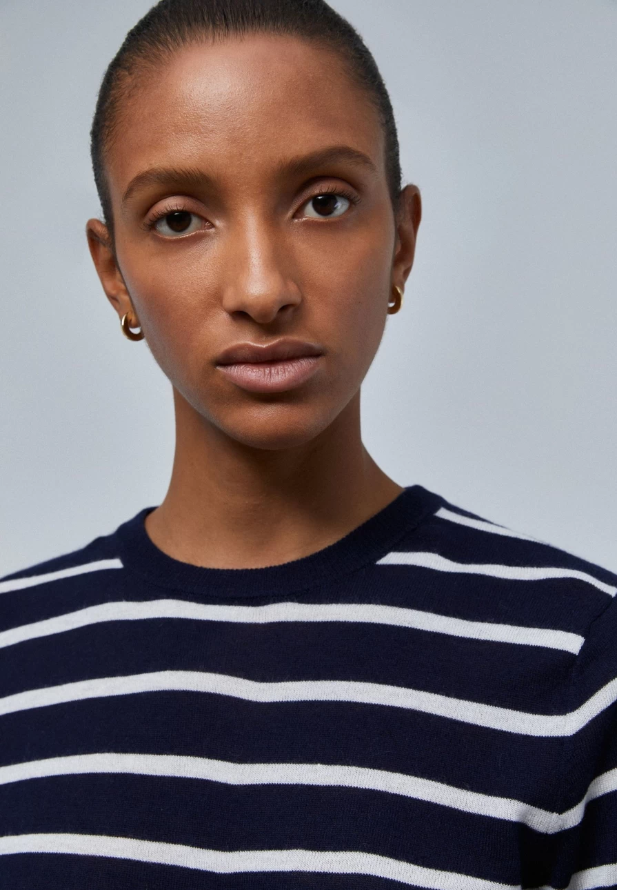"ScalpersCompany Women's Navy Stripes Soft Knit Sweater – Cozy Striped Pullover"