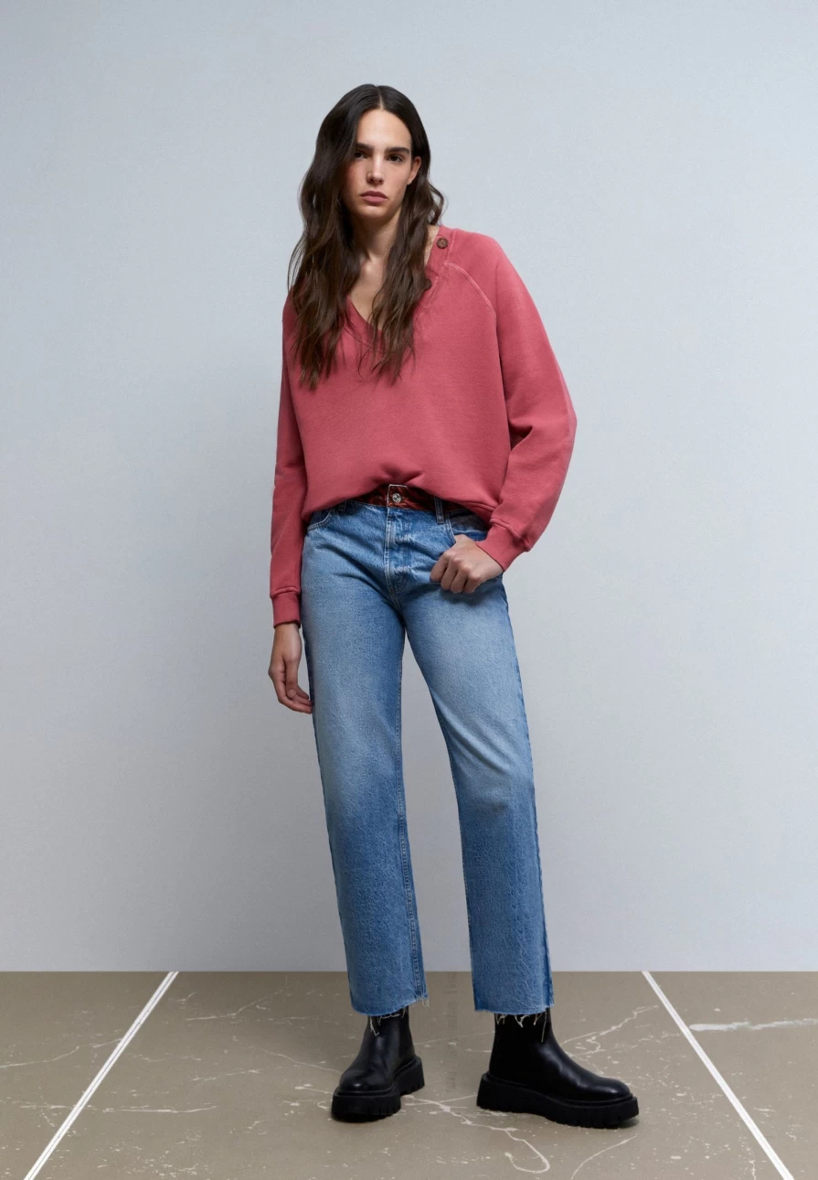 "ScalpersCompany Women's Raspberry Buttoned Neck Sweatshirt - Stylish Casual Pullover"