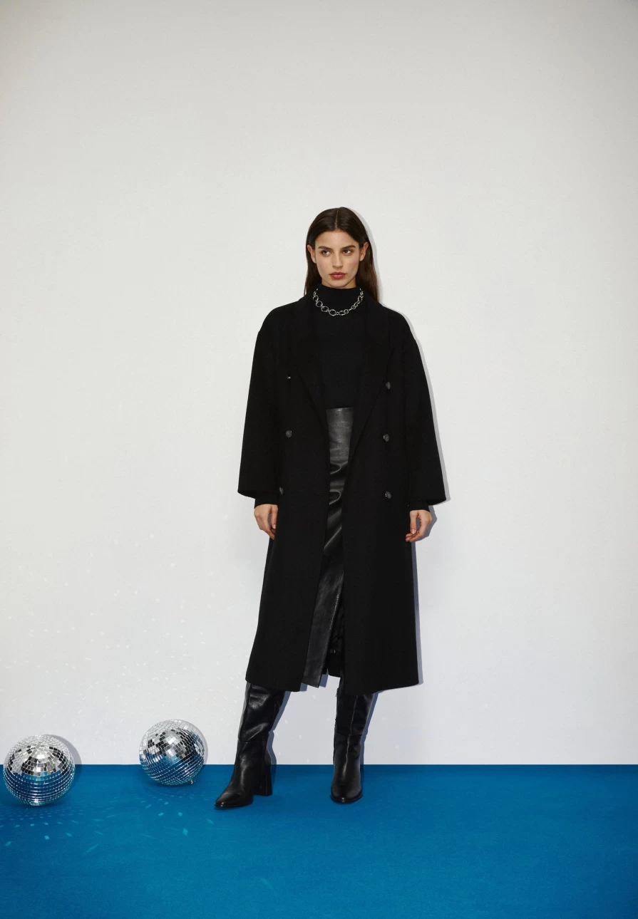 "ScalpersCompany Women's Wool Coat with Detachable Scarf – Warm Winter Outerwear"
