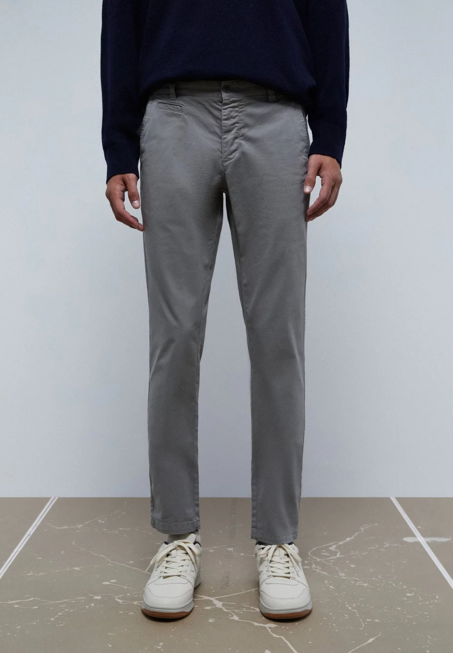 "ScalpersCompany Men's Casual Chino Trousers for Comfort & Style"
