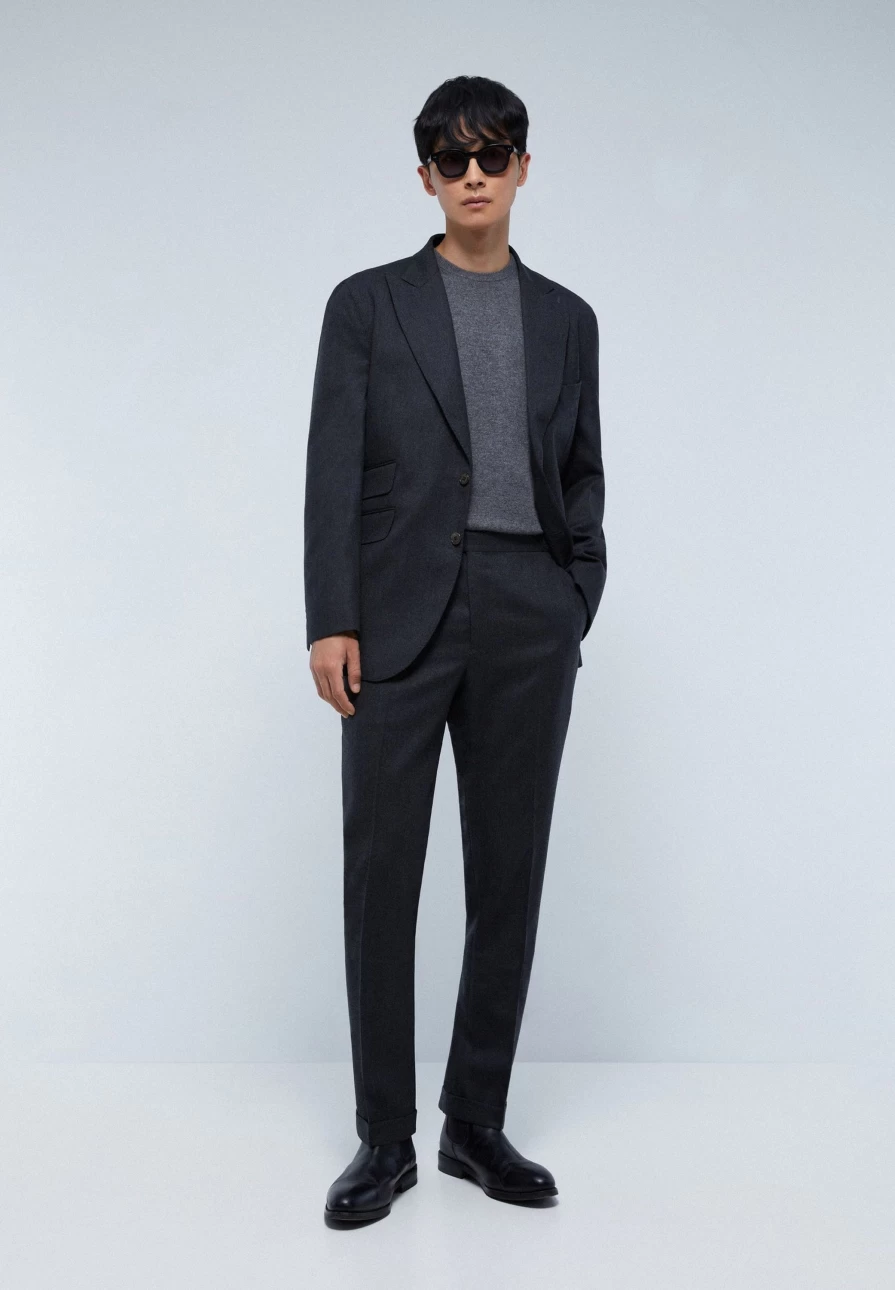"ScalpersCompany Premium Grey Wool Suit for Men – High-Quality Tailored Fit"